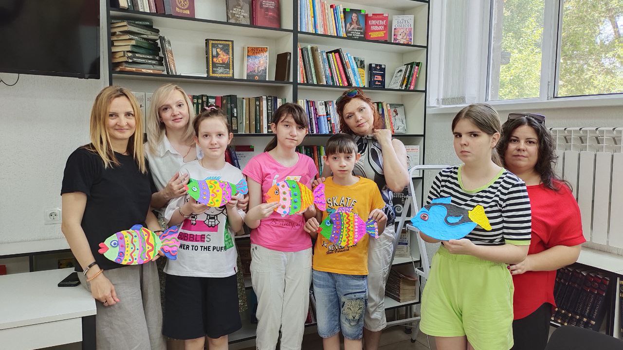 &quot;Семейная приемная ВОРДИ&quot; в Волгоградской области организовала занятие лепкой для детей с РАС.