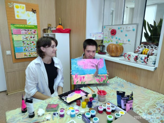 Авторские работы подростков с ментальными особенностями экспонируются на внутренней выставке РО ВОРДИ Волгоградской области